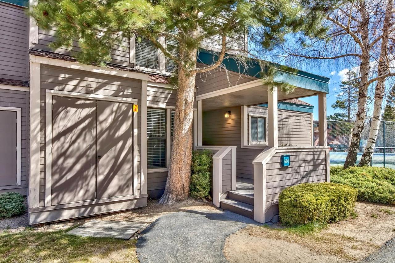 4 Bedroom Lakeview Townhouse With Loft - Sleeps 10! Townhouse South Lake Tahoe Exterior photo