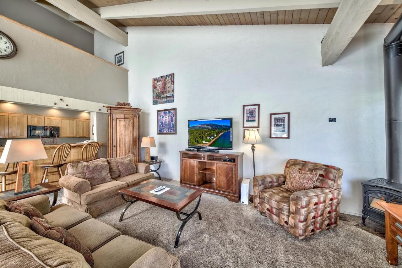 4 Bedroom Lakeview Townhouse With Loft - Sleeps 10! Townhouse South Lake Tahoe Exterior photo